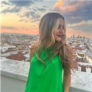 Exigente y trabajadora. 
Humanidades, Comunicación y Periodismo.