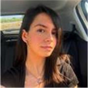 Profesora titulada de Lengua Castellana con gran pasión por la enseñanza 