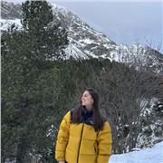 Doy clases a alumnos de ESO de matemáticas, aunque también tengo conocimientos de física y química, biología e inglés (tengo C1)
