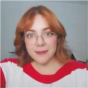 Profesora de inglés en línea enfocada en comunicación práctica, gramática y fluidez al hablar