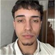 Me defino como un joven estudiante de aeroespacial con muchas ganas de transmitir conocimientos y poder enseñar de forma divertida
