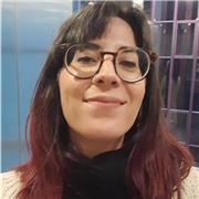 Profesora titulada con Grado en Historia del Arte.