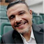 Abogado especialista en derecho constitucional y derecho administrativo. Preparación para exámenes de estado