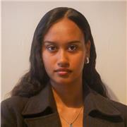 Étudiante bac+3 donnant cours d'anglais