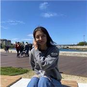 Me definiría como una persona apasionada por la educación y comprometida,le daría clases a niños de todas las edades