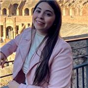 Estudiante que puede ofrecer ayuda en asignaturas como latin, o algunas de ESO como inglés. Clases online o presencial