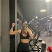 Entrenadora personal con experiencia en el ámbito más de 6 años , terminando de formarme como instructora fitness y nutrición.
