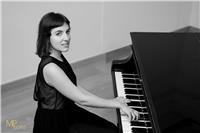 Experienced Professional Pianist delivers online piano and music theory lessons for all levels