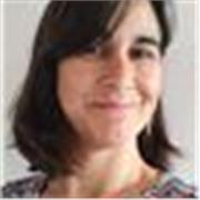 Artista visual imparte clases de arte teóricas y prácticas