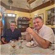 Salve! Se cerchi un ottimo insegnante d'inglese, od un coach, su piattaforma online, contattami. Sono in Canada, ma vengo spesso in Italia