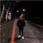 Io parlo arabo, inglese, francese e italiano. Soni bravo nel traduttore di questi lingue