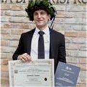 Laureato in Giurisprudenza, impartisce lezioni su ogni materia giuridica