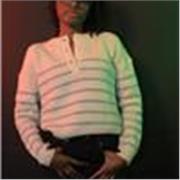 Con la mia esperienza nell'insegnamento dell'inglese come lingua materna, sono fiducioso di poter contribuire al loro successo