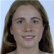 Profesora de apoyo para niñas y niñas de primaria