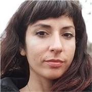 Dottoressa in lettere moderne, con triennale in lingue e letterature europee.