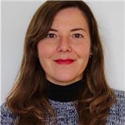 Profesora de Artes visuales: Pintura, dibujo y escultura en cerámica