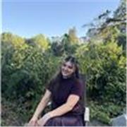 English tutor who makes learning fun for young children. 