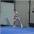 Profesor de padel imparte clases de nivel bajo/intermedio/intermedio-avanzado