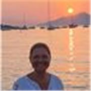 Pensi che la scuola sia un un posto noioso?
Non ci siamo mai incontrati! Si offre un tutor creativo e simpatico.