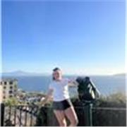 Profesora de ingles en una academia de niños, titulada con el nivel B2 de Cambbridge y con experiencia en el sector.
