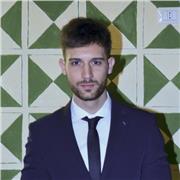 Ingegnere civile offre lezioni di matematica a studenti