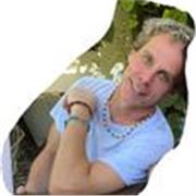 I am a native English speaker with 20 years of experience as a teacher and administrator