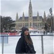 ✨ ¡Hola! Soy graduada por la Universidad de Zaragoza en Relaciones Laborales y Recursos Humanos, y me apasiona trabajar con person