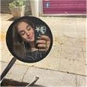 Ciao! Sono Adele, ho 20 anni. Diplomata al Liceo Classico, sono una studentessa di Architettura e ho dato analisi matematica