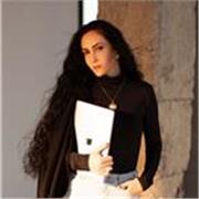 Master English fast. Personalised online lessons with an expert. All levels welcome!