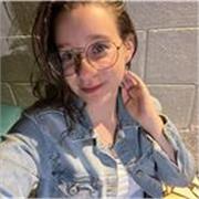 Amable y simpática, un excelente trato con los niños