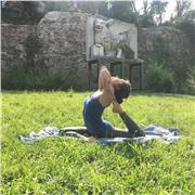Insegnante yoga certificata offre lezioni di Hatha/ Vinyasa/ Yin yoga