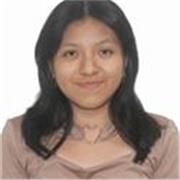 Profesora de ciencias imparte clases a estudiantes de todas las edades