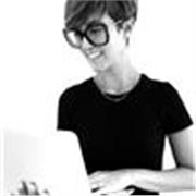 Art director con 15+ anni di esperienza offre lezioni private online e a domicilio su Adobe, Figma, graphic design, storia dell’arte