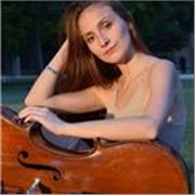 Graduada en máster de violonchelo y con experiencia docente, aprende a disfrutar de la música y progresa a tu ritmo!