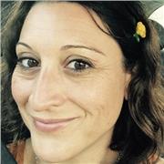 Profesora nativa de español para extranjeros con 15 años de experiencia docente tanto en adultos como adolescentes presencial o on-line