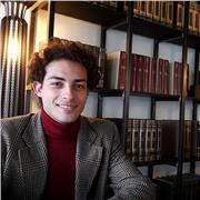 Diplomato in conservatorio in organo e composizione organistica. Offre lezioni di pianoforte, organo, teoria e solfeggio e armonia