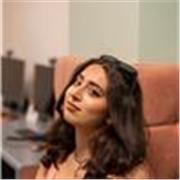 Étudiante à l'Université Américaine en Arménie, qui propose des cours d'anglais pour les élèves entre 6 et 16 ans.