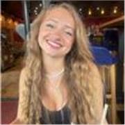 Étudiante pour aide aux devoirs et cours à domicile/ à distance.
