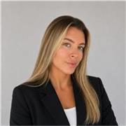 Passionate about foreign languages and working with people, with the flexibility to teach students of different levels.