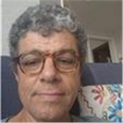 Nativo, professor, dá aula de conversa em francés