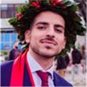 Laurenado alla magistrale di economia aziendale fornisce lezione (online) di economia