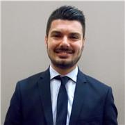 Laureando in economia aziendale impartisce lezioni a studenti di Istituti secondari superiori