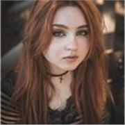 Ciao, mi chiamo Elena, posso aiutare i ragazzi adolescenti con i compiti ! 