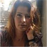 Laureata in Economia e commercio con livello francese e spagnolo avanzato