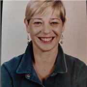Profesora de Primaria, especialidad Ciencias, experiencia en impartir clases a alumnos de Primaria de todas las materias, también en dar clases de inglés para alumnos de primaria