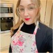 Hello! I’m Abigail and I’m 24 years from Leeds. I was raised in Wales, so I understand the importance of learning and appreciating other languages! I focus on English, however I also have a lot of experience in the music industry for learners interested i