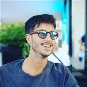 Si offrono lezioni dinamiche per materie di diritto, sia per studenti liceali che universitari