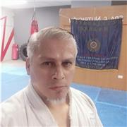 Defensa Personal, aprende en linea movimientos prácticos y efectivos para defenderte de cualquier situacion de ataque en la calle. Defensa personal para Damas, y defensa personal mixto