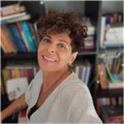 Mi chiamo Elena e lavoro con le parole da sempre. Se credi che il tuo italiano possa essere migliorato, contattami.