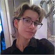 Studentessa con Certificato Cambridge B2 in Inglese